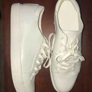 Causal white sneaker